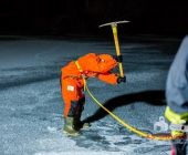 Übung Wasserrettung Person in Eis eingebrochen