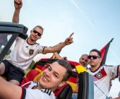 Herzenssache - WM-Auto soll kranken Kindern helfen - Ehrenamtliche Aktion fÃ¼r "Ein Herz fÃ¼r Kinder"